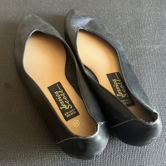 black dress shoes - Picture 4 of 5